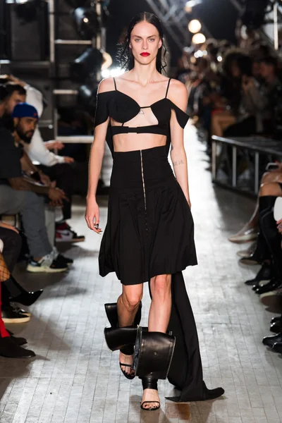 Look 10